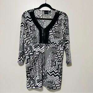 Tribal V-neck Longsleeve Long Top Medium Black and White Geometric Beaded